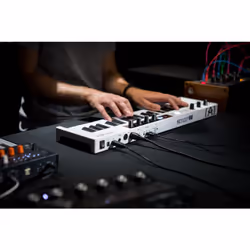 Arturia KeyStep 37 MIDI keyboard 37 keys USB White - Additional view 4