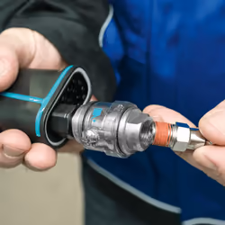 Hazet 9070N-1 Mini Oiler (Capacity: 28 ml  Refillable  Can be Attached Directly to Tool)