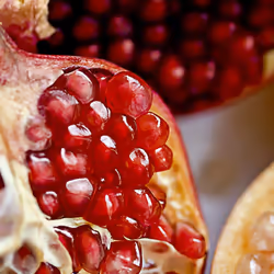 Weleda UK Ltd Pomegranate Facial Oil - Additional view 5