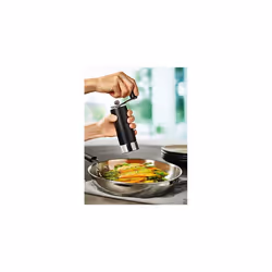 Peugeot - Isen Manual Pepper Mill wuth Crank Handle, Beechwood, Black and Stainless Steel, 18 cm