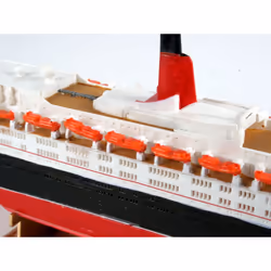 Revell Queen Elizabeth 2 Passenger ship model Assembly kit 1:1200