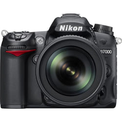 Nikon D7000 Kit + AF-S DX 18-105 mm VR