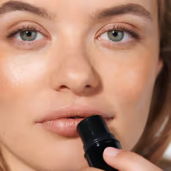 Dr. Hauschka Lip to Cheek Stick 04 Gold 6.1 g - Additional view 5