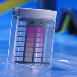 Lovibond Compact Pool Test Kit Bromine/Chlorine LR-pH, in mini case