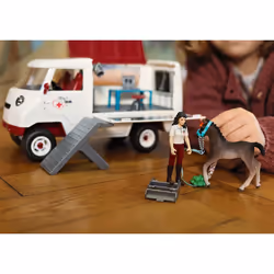 schleich Mobile Vet with Hanoverian Foal - Additional view 4