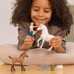 schleich FARM WORLD Vet visiting mare and foal - Additional view 6