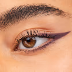 essence | Stay & Play Gel Eyeliner | Super Soft Gel-like Texture | Waterproof & Longlasting | Vegan & Cruelty Free 05 Verry Berry