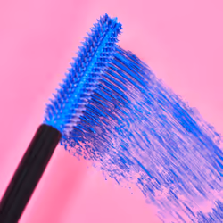 essence | I Love Extreme Blue Crazy Volume Mascara | Vibrant & Colorful  Volumizing & Long-Lasting for Dramatic Lashes | Vegan & Cruelty Free