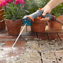 GARDENA Comfort Cleaning Sprayer: Garden sprayer for optimal cleaning and watering, two spray patterns, water quantity can be...