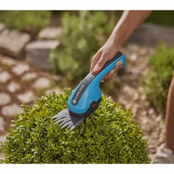 Gardena 9884-20 cordless grass shear 8 cm 3.6 V Lithium-Ion (Li-Ion) Black, Green