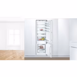 Bosch Serie 6 KIS87AFE0G fridge-freezer Built-in 272 L E White