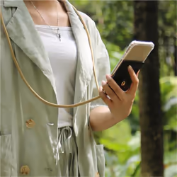 Cadorabo Lanyard Gold Necklace Case for Samsung Galaxy S10 4G TPU Silicone Cover Back Case - BRILLIANT BROWN