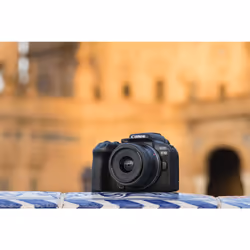 Canon EOS R10 + RF-S 18-45mm F4.5-6.3 IS STM MILC 24.2 MP CMOS 6000 x 4000 pixels Black - Additional view 5