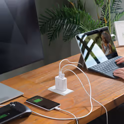 j5create 65W GaN USB-C 3-Port Traveler Charger with changeable AC plugs and USB-C cable - Additional view 8