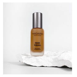 MÁDARA Cosmetics Skin Equal 30 ml liquid 80 Fudge