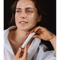 MÁDARA Cosmetics BOOST Amino-fill 3D Lifting Booster