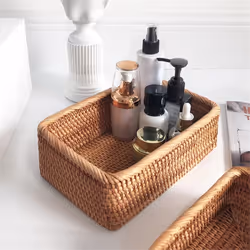 Hand-woven wicker basket Fruit, tea and bread basket for cosmetics