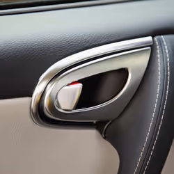 Car Left Inside Door Handle for Luxgen 7 SUV U7 2011-2017 Door