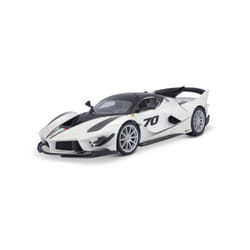 BBURAGO Ferrari FXX-K EVO 1:18 weiss Supercar model Preassembled