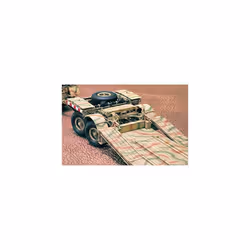 Tamiya 300035246Â âÂ 1: 35Â WWII Automotive 9Â Famo with Loader (12)