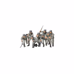 Tamiya 300035030Â âÂ 1: 35Â WWII German Infantry Figure Set (8)