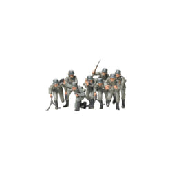 Tamiya 300035030Â âÂ 1: 35Â WWII German Infantry Figure Set (8)