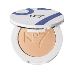 No7 Lift & Luminate Triple Action Powder - Medium - Pressed Makeup Setting Powder for Face - Compact Setting Powder Reduces the Appearance of Fine Lin
