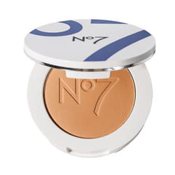 No7 Lift & Luminate Triple Action Powder - Deep - Pressed Makeup Setting Powder for Face - Compact Setting Powder Reduces the Appearance of Fine Lines