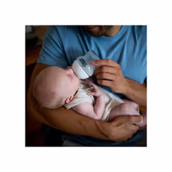 Tommee Tippee - Closer to Nature Baby Bottles - Nipple Mimicking Maternal Breast with Anti-Colic Valve - Pink