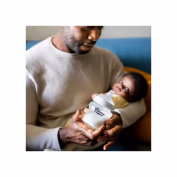 Tommee Tippee - Closer to Nature Bottle Teats - Mimicking Maternal Breast with Anti-Colic Valve - Variable Flow - Pack of 2