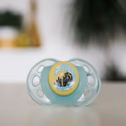 6 x Tommee Tippee Night-Time Glow in the Dark Soother Orthodontic Design 18-36m