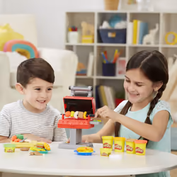 Play-Doh Kitchen Creations Grill 'n Stamp Playset - Additional view 4