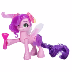 My Little Pony Make Your Mark Toy Cutie Mark Magic Princess Pipp Petals - 3-Inch Hoof to Heart Pony, Kids Ages 5 and Up