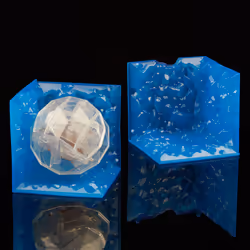Marvel Legends Series Tesseract Electronic Role Play Accessory & Loki Figure - Additional view 5
