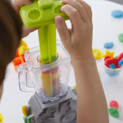 Play-Doh Kitchen Creations Swirlin' Smoothies Toy Blender Playset - Additional view 7
