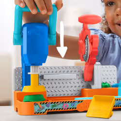 Play-Doh Stamp & Saw Tool Bench - Additional view 8