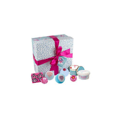 Pamper Hamper Handmade Bath, Body & Home Fragrance Supersize Gift Pack in Reusable Box, Contains 8-Pieces, 720g