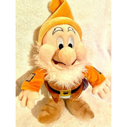 Snow White and seven dwarfs Happy soft plush doll toy new w tags