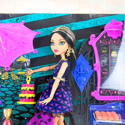 Monster High Scream & Sugar Cleo De Nile Doll Playset