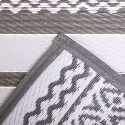 CHARLES BENTLEY Geometric Stripe 100% Weatherproof Lightweight Indoor/Outdoor/Patio Plastic UV Resistant Garden Recycled Material Rug Grey For Balcony