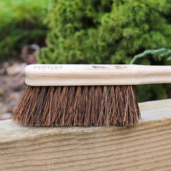 Charles Bentley Charnwood Bassine Hand Brush for Garden & Outdoor Maintenance Premium Brushware Green FSC Wood