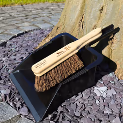 Charles Bentley Charnwood Dustpan & Bassine Hand Brush Set for Garden & Outdoor Maintenance Premium Brushware Green FSC Wood