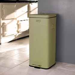 CHARLES BENTLEY Kitchen Bin, 30 Litre, Steel, Square, Retro Style, Kitchen Pedal Waste Bin, Green, Contemporary, Aesthetic, Convenient, Side And Lid