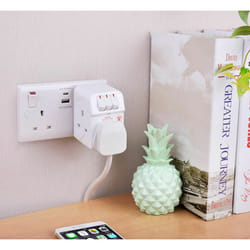 Masterplug MSWRG3-MP 13A 3-Socket Indoor Power Surge Protected Adapter