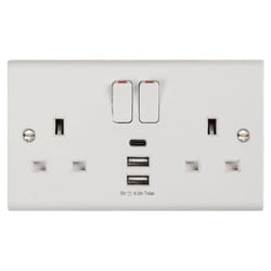 Deta S1288 Slimline Twin 13 Amp Switch Socket c/w 3 x USB Chargers