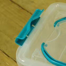 7 Litre 31cm x 20.5cm x 17cm Plastic Storage Tub / Tidy Box with Lid & Carry Handles