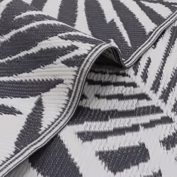 JVL Lightweight Reversible Plastic Woven Outdoor Rug, 133x190cm, Leaves