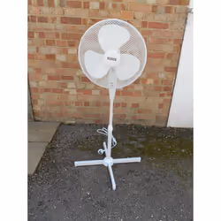 Status 16" Oscillating White Stand Fan S16STANDFAN ST-10