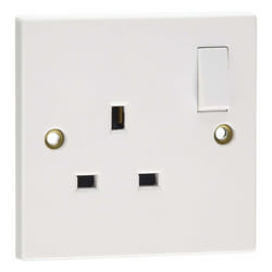 Pifco 13 Amp 1 Gang Switched Wall White Single Socket