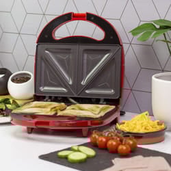 Quest 750W 2 Slice Non Stick Sandwich Toastie Maker | Red